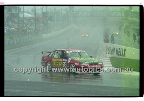 FIA 1000 Bathurst 19th November 2000 - Photographer Marshall Cass - Code 00-MC-B00-212