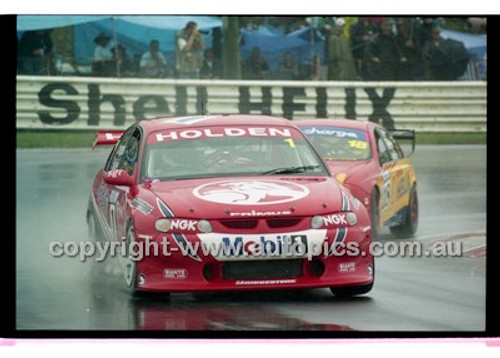 FIA 1000 Bathurst 19th November 2000 - Photographer Marshall Cass - Code 00-MC-B00-213