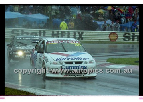 FIA 1000 Bathurst 19th November 2000 - Photographer Marshall Cass - Code 00-MC-B00-215