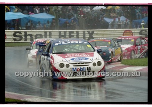 FIA 1000 Bathurst 19th November 2000 - Photographer Marshall Cass - Code 00-MC-B00-229