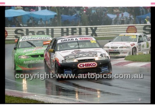 FIA 1000 Bathurst 19th November 2000 - Photographer Marshall Cass - Code 00-MC-B00-233