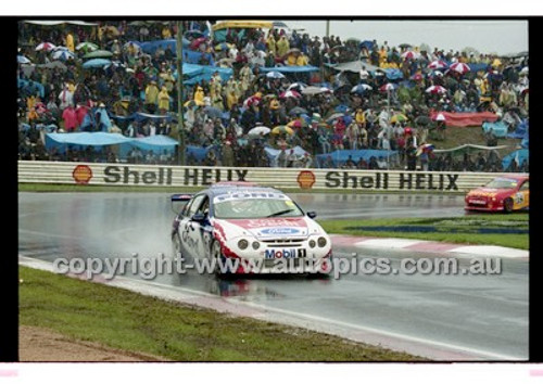 FIA 1000 Bathurst 19th November 2000 - Photographer Marshall Cass - Code 00-MC-B00-240