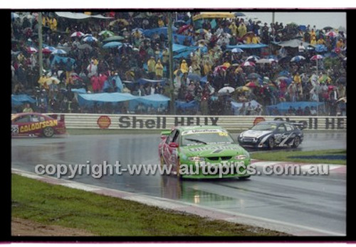 FIA 1000 Bathurst 19th November 2000 - Photographer Marshall Cass - Code 00-MC-B00-243