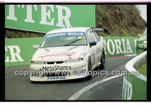 FIA 1000 Bathurst 19th November 2000 - Photographer Marshall Cass - Code 00-MC-B00-248