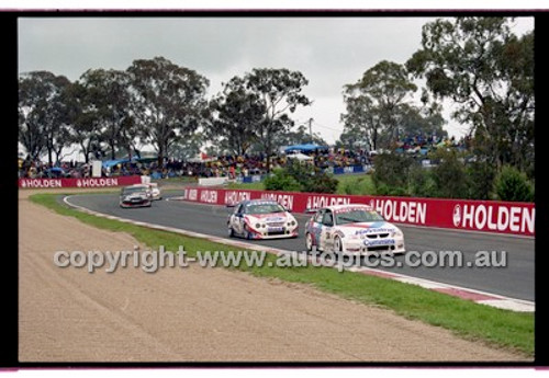 FIA 1000 Bathurst 19th November 2000 - Photographer Marshall Cass - Code 00-MC-B00-267