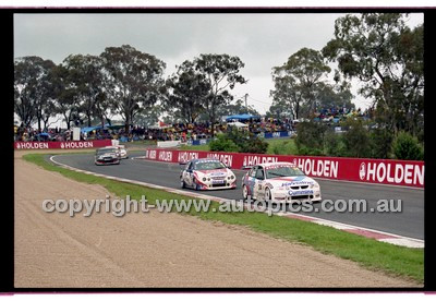 FIA 1000 Bathurst 19th November 2000 - Photographer Marshall Cass - Code 00-MC-B00-267