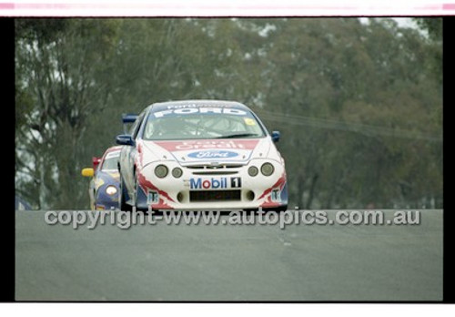 FIA 1000 Bathurst 19th November 2000 - Photographer Marshall Cass - Code 00-MC-B00-281