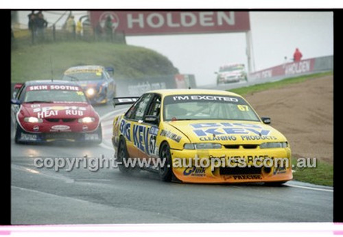 FIA 1000 Bathurst 19th November 2000 - Photographer Marshall Cass - Code 00-MC-B00-285