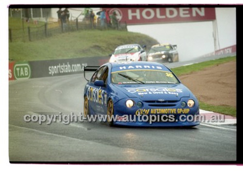 FIA 1000 Bathurst 19th November 2000 - Photographer Marshall Cass - Code 00-MC-B00-290