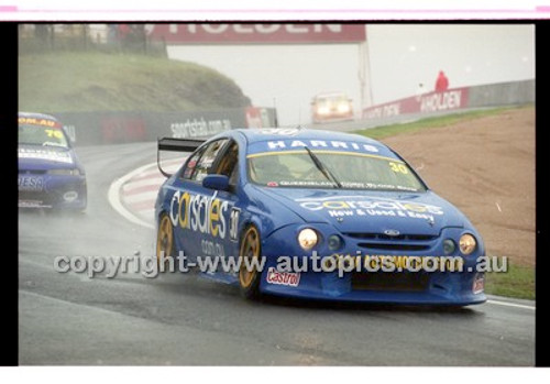 FIA 1000 Bathurst 19th November 2000 - Photographer Marshall Cass - Code 00-MC-B00-305