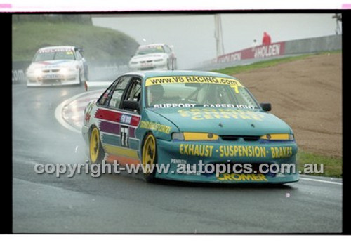 FIA 1000 Bathurst 19th November 2000 - Photographer Marshall Cass - Code 00-MC-B00-306