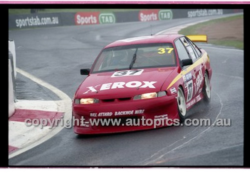 FIA 1000 Bathurst 19th November 2000 - Photographer Marshall Cass - Code 00-MC-B00-345