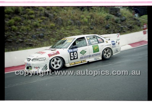 FIA 1000 Bathurst 19th November 2000 - Photographer Marshall Cass - Code 00-MC-B00-390