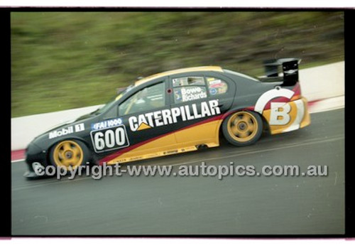 FIA 1000 Bathurst 19th November 2000 - Photographer Marshall Cass - Code 00-MC-B00-404