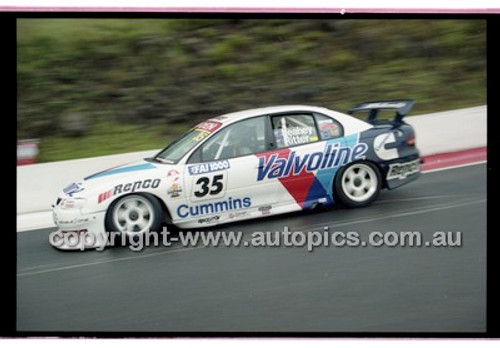 FIA 1000 Bathurst 19th November 2000 - Photographer Marshall Cass - Code 00-MC-B00-409