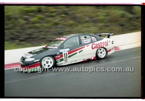 FIA 1000 Bathurst 19th November 2000 - Photographer Marshall Cass - Code 00-MC-B00-410