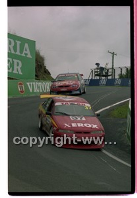 FIA 1000 Bathurst 19th November 2000 - Photographer Marshall Cass - Code 00-MC-B00-435