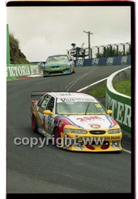 FIA 1000 Bathurst 19th November 2000 - Photographer Marshall Cass - Code 00-MC-B00-446