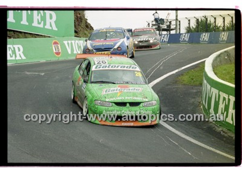 FIA 1000 Bathurst 19th November 2000 - Photographer Marshall Cass - Code 00-MC-B00-452