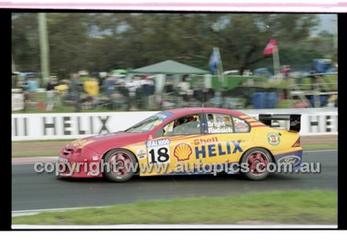 FIA 1000 Bathurst 19th November 2000 - Photographer Marshall Cass - Code 00-MC-B00-472