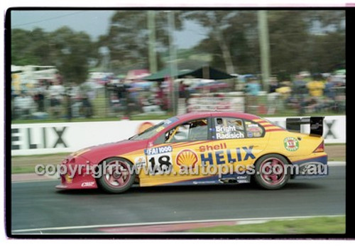 FIA 1000 Bathurst 19th November 2000 - Photographer Marshall Cass - Code 00-MC-B00-489