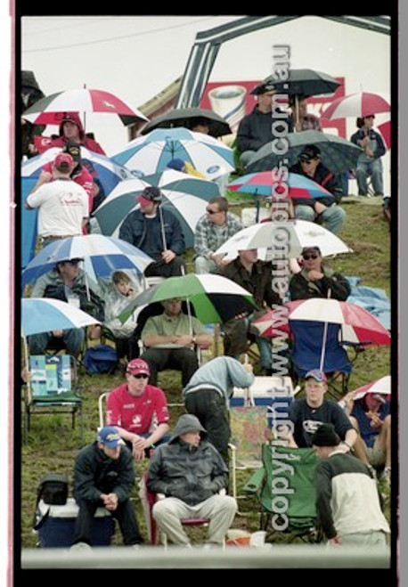 FIA 1000 Bathurst 19th November 2000 - Photographer Marshall Cass - Code 00-MC-B00-493