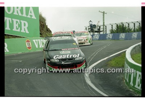 FIA 1000 Bathurst 19th November 2000 - Photographer Marshall Cass - Code 00-MC-B00-497