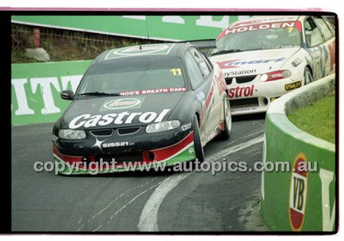 FIA 1000 Bathurst 19th November 2000 - Photographer Marshall Cass - Code 00-MC-B00-517