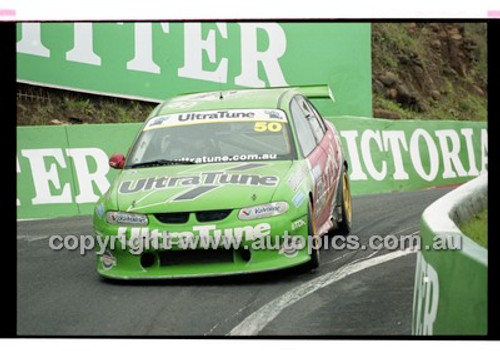 FIA 1000 Bathurst 19th November 2000 - Photographer Marshall Cass - Code 00-MC-B00-522