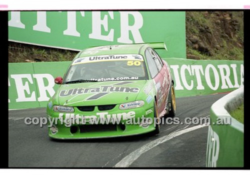 FIA 1000 Bathurst 19th November 2000 - Photographer Marshall Cass - Code 00-MC-B00-522