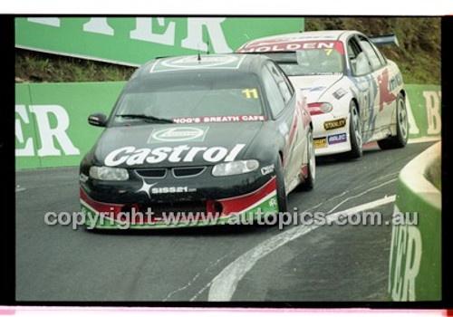 FIA 1000 Bathurst 19th November 2000 - Photographer Marshall Cass - Code 00-MC-B00-529