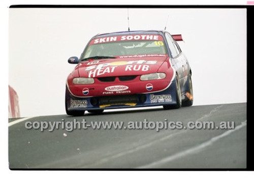 FIA 1000 Bathurst 19th November 2000 - Photographer Marshall Cass - Code 00-MC-B00-542