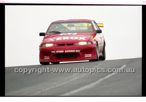 FIA 1000 Bathurst 19th November 2000 - Photographer Marshall Cass - Code 00-MC-B00-543