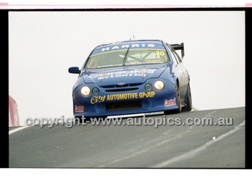 FIA 1000 Bathurst 19th November 2000 - Photographer Marshall Cass - Code 00-MC-B00-546