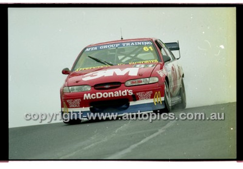 FIA 1000 Bathurst 19th November 2000 - Photographer Marshall Cass - Code 00-MC-B00-559