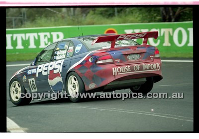 FIA 1000 Bathurst 19th November 2000 - Photographer Marshall Cass - Code 00-MC-B00-570