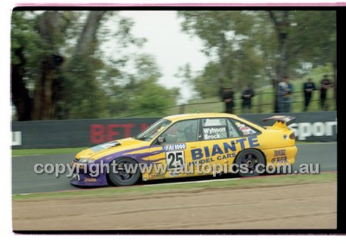 FIA 1000 Bathurst 19th November 2000 - Photographer Marshall Cass - Code 00-MC-B00-584