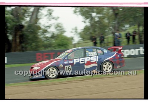 FIA 1000 Bathurst 19th November 2000 - Photographer Marshall Cass - Code 00-MC-B00-591