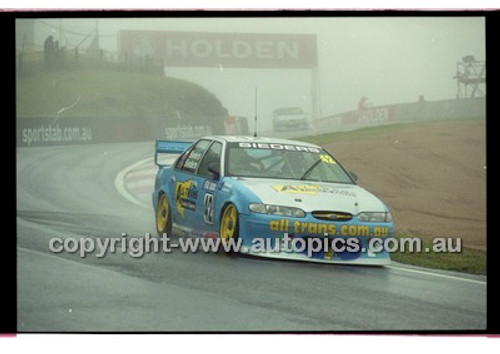FIA 1000 Bathurst 19th November 2000 - Photographer Marshall Cass - Code 00-MC-B00-606