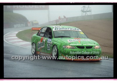 FIA 1000 Bathurst 19th November 2000 - Photographer Marshall Cass - Code 00-MC-B00-610