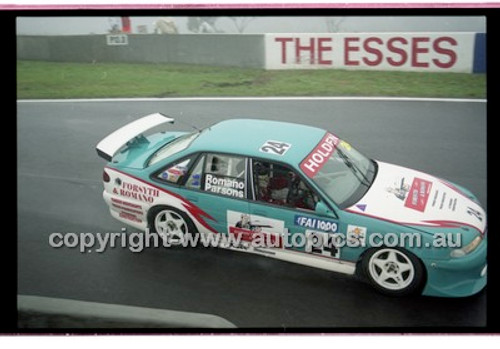 FIA 1000 Bathurst 19th November 2000 - Photographer Marshall Cass - Code 00-MC-B00-633