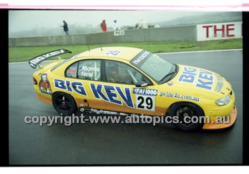 FIA 1000 Bathurst 19th November 2000 - Photographer Marshall Cass - Code 00-MC-B00-639
