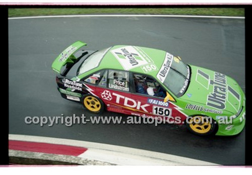 FIA 1000 Bathurst 19th November 2000 - Photographer Marshall Cass - Code 00-MC-B00-701