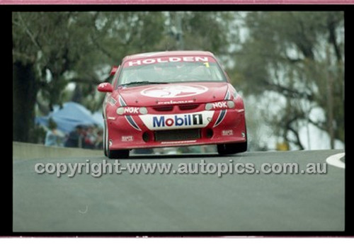 FIA 1000 Bathurst 19th November 2000 - Photographer Marshall Cass - Code 00-MC-B00-748
