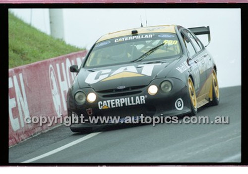 FIA 1000 Bathurst 19th November 2000 - Photographer Marshall Cass - Code 00-MC-B00-795