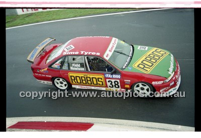 FIA 1000 Bathurst 19th November 2000 - Photographer Marshall Cass - Code 00-MC-B00-820