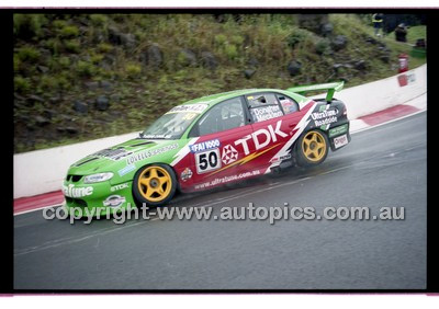 FIA 1000 Bathurst 19th November 2000 - Photographer Marshall Cass - Code 00-MC-B00-854