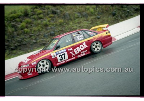 FIA 1000 Bathurst 19th November 2000 - Photographer Marshall Cass - Code 00-MC-B00-857