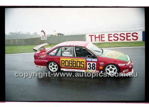 FIA 1000 Bathurst 19th November 2000 - Photographer Marshall Cass - Code 00-MC-B00-881