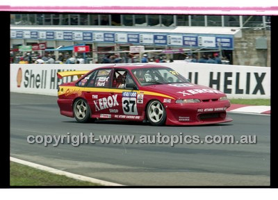 FIA 1000 Bathurst 19th November 2000 - Photographer Marshall Cass - Code 00-MC-B00-914